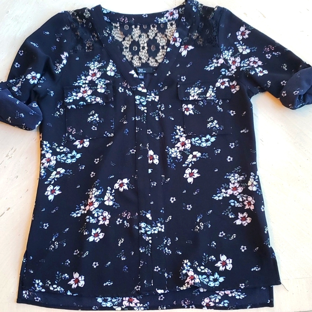 🌺 3 for $10 My Michelle Top